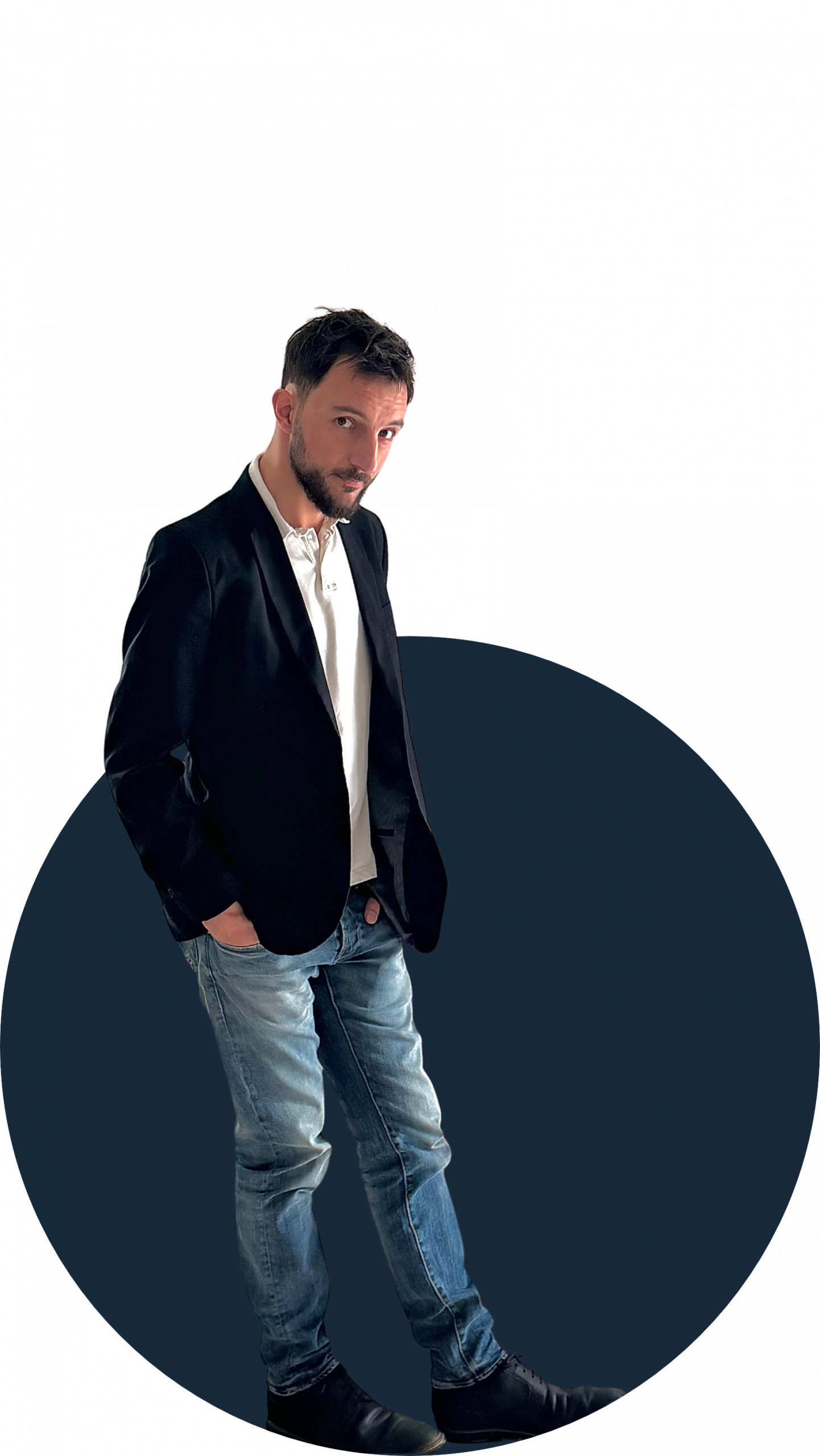 Benjamin Galvan coach OBM portrait professionnel costume cercle bleu